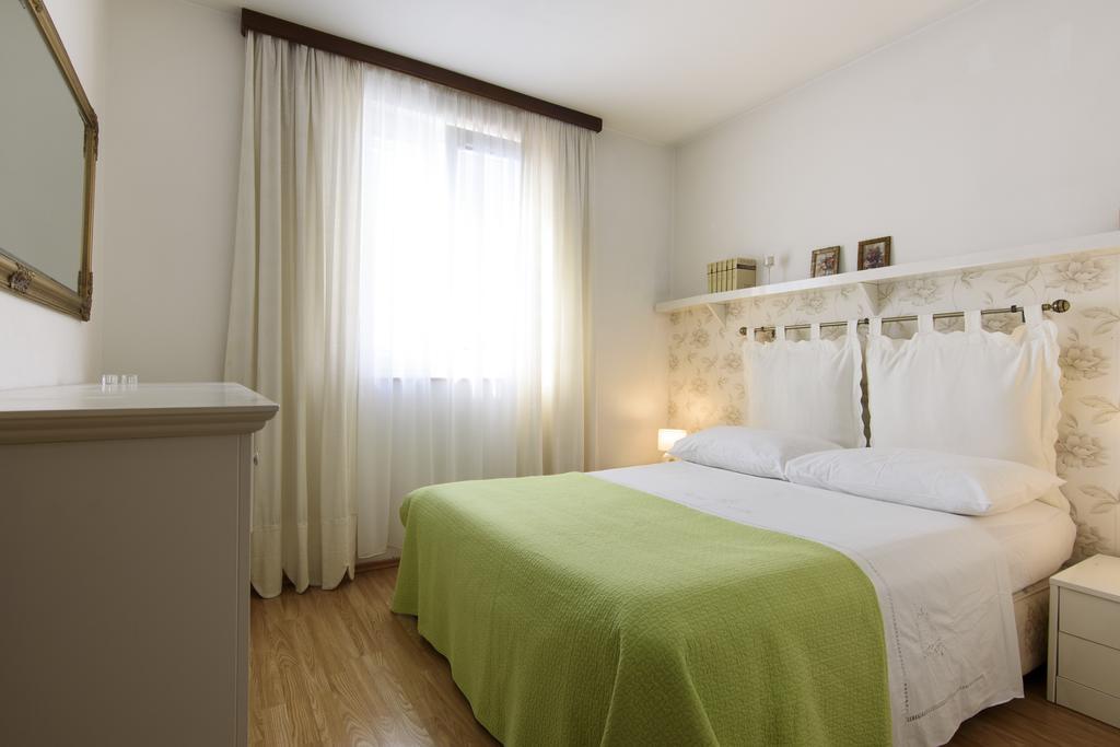Ferienwohnung Basic Apartman Zadar Exterior foto